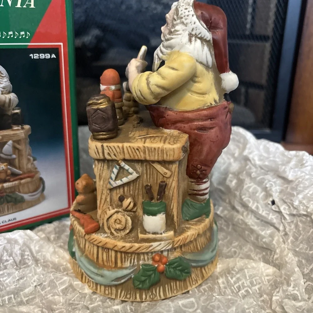 1986 Vintage The Christmas Collection Santa's Workshop 